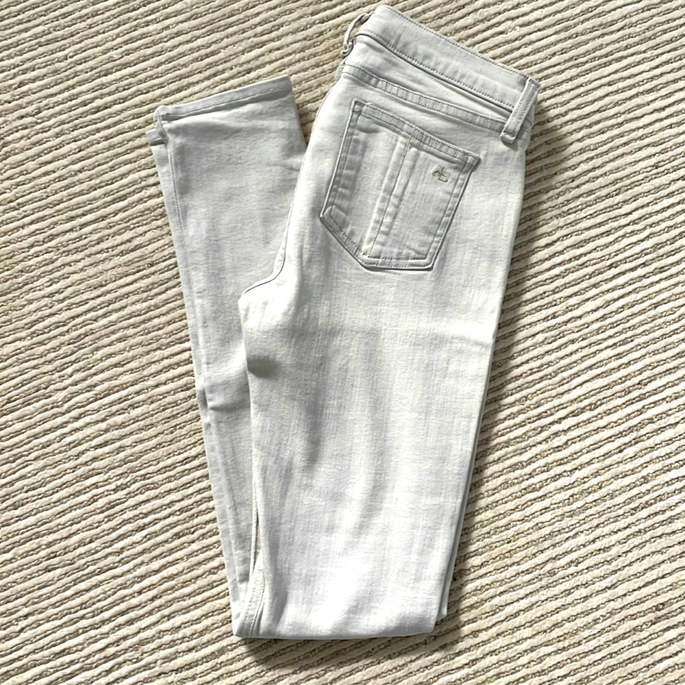 Rag & bone size 27 jeans, off white, has a grey tint, skinny